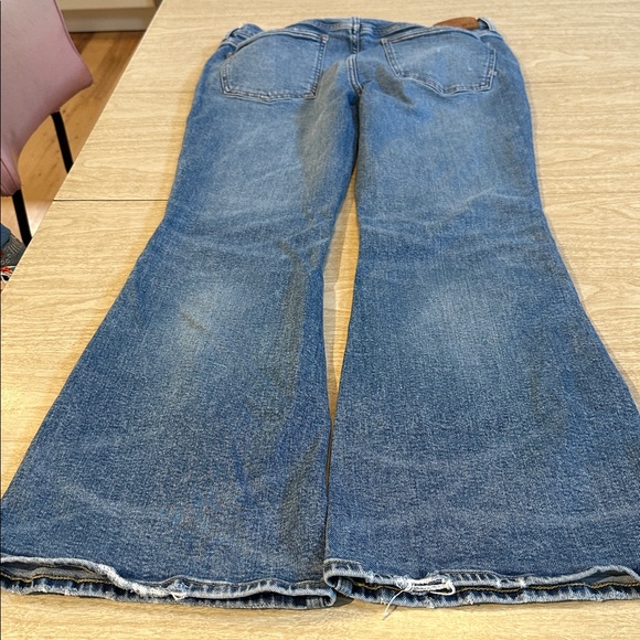 AE77 Premium Low Rise Flare Jeans - Picture 6 of 16